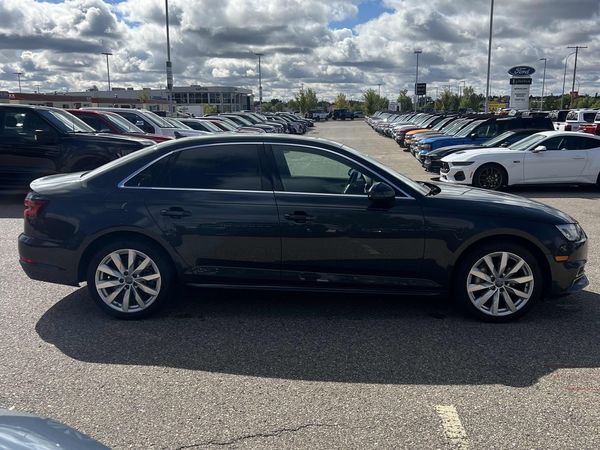 2018 Audi A4 SEDAN KOMFORT quattro Komfort