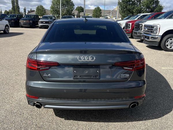 2018 Audi A4 SEDAN KOMFORT quattro Komfort