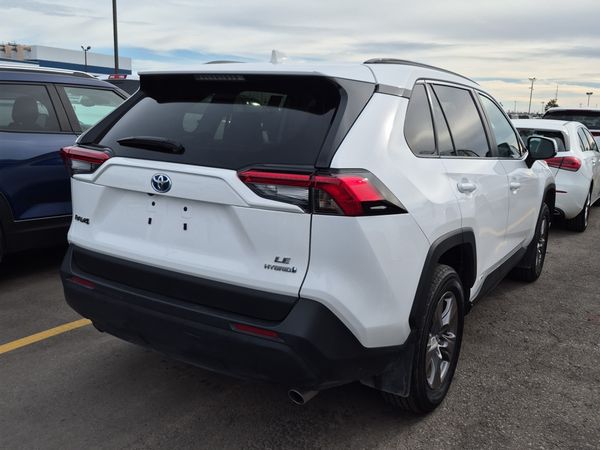 2024 Toyota Rav4 HYBRID LE XLE Premium