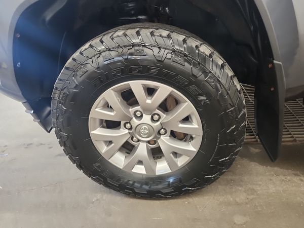 2017 Toyota Tacoma SR5 OFF ROAD CREW CAB SHORT BED
