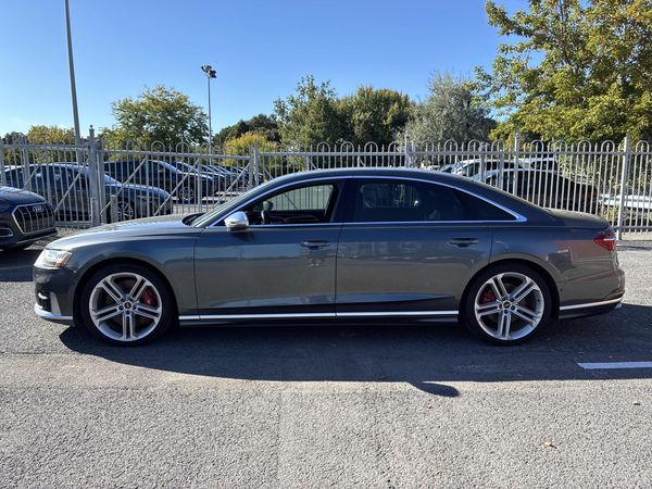 2021 Audi S8 4.0 TFSI quattro