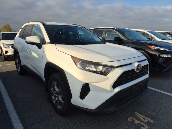 2025 Toyota Rav4 HYBRID LE XLE Premium