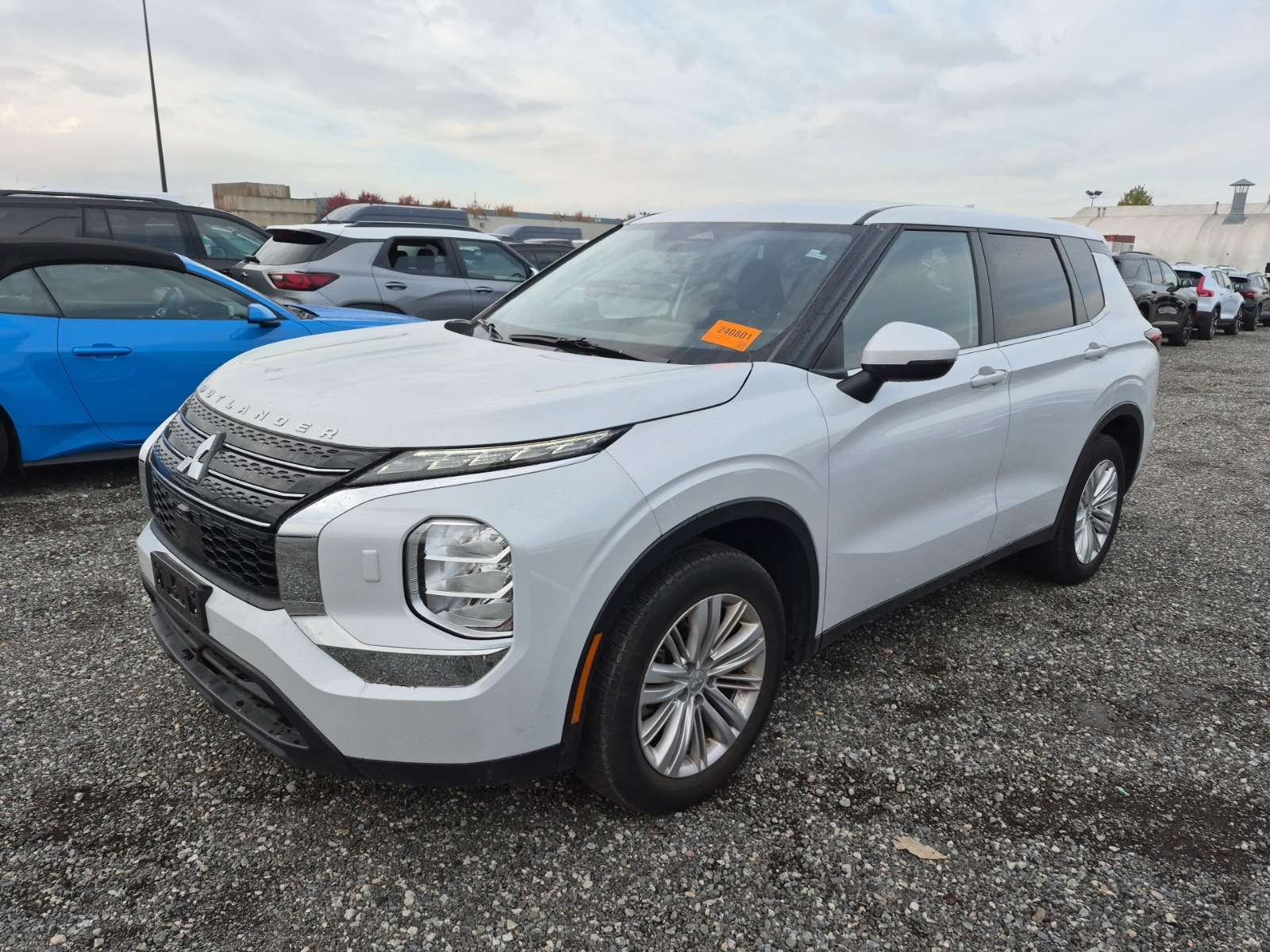 2024 Mitsubishi Outlander ES