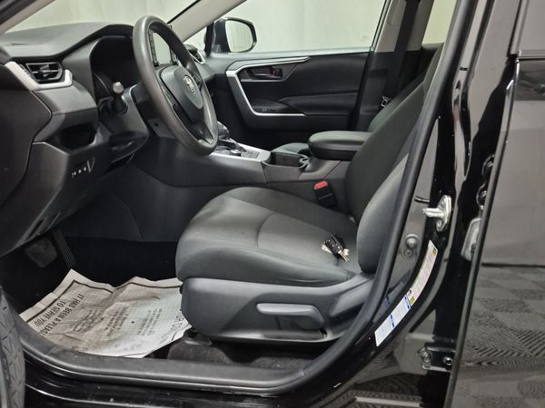 2022 Toyota Rav4 HYBRID LE XLE Premium