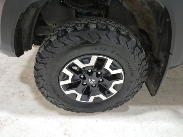 2023 Toyota Tacoma CREW CAB SHORT BED SR5