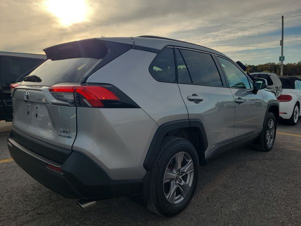 2024 Toyota Rav4 HYBRID XLE