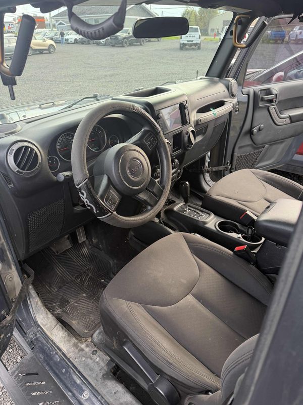 2017 Jeep Wrangler SPORT