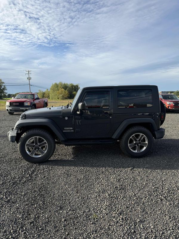 2017 Jeep Wrangler SPORT