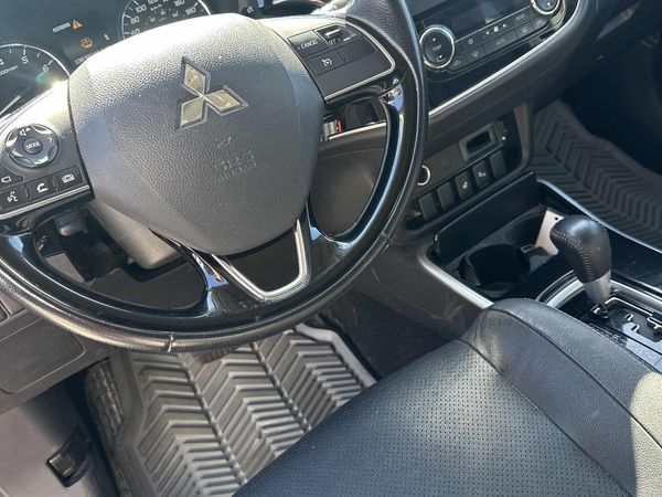 2018 Mitsubishi Outlander ES
