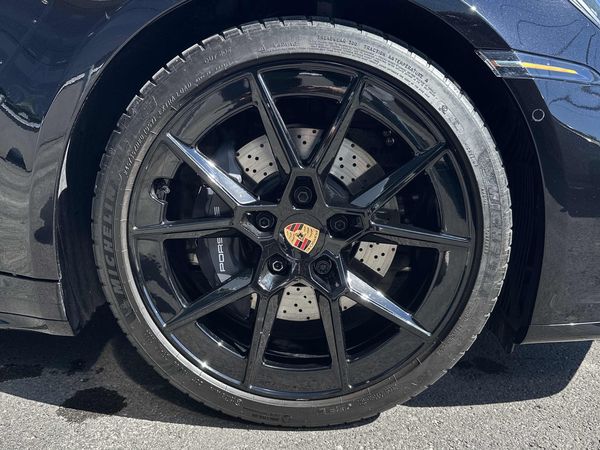 2025 Porsche 911 Carrera
