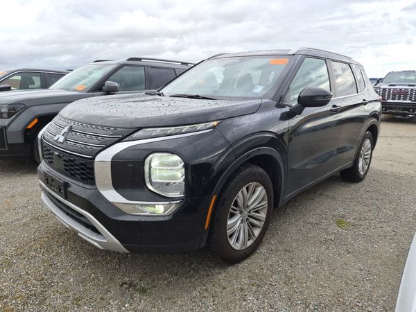 2024 Mitsubishi Outlander LE