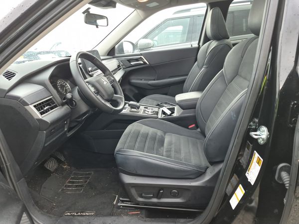 2024 Mitsubishi Outlander LE SE, Ralliart Edition