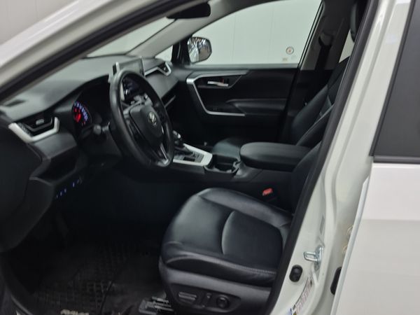 2021 Toyota RAV4 Awd Xle XLE HV