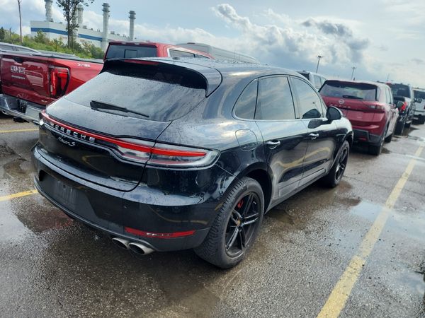 2021 Porsche Macan Awd S
