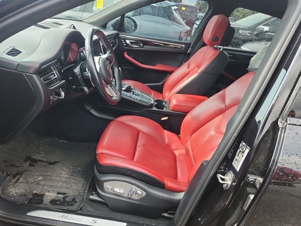 2021 Porsche Macan Awd S