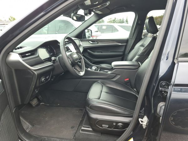 2024 Jeep Grand Cherokee L 4x4 Limited