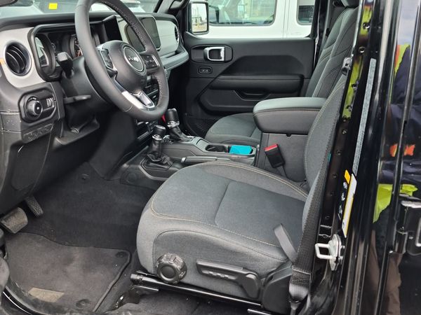 2026 Jeep Wrangler 4 Door 4x4 Sahara