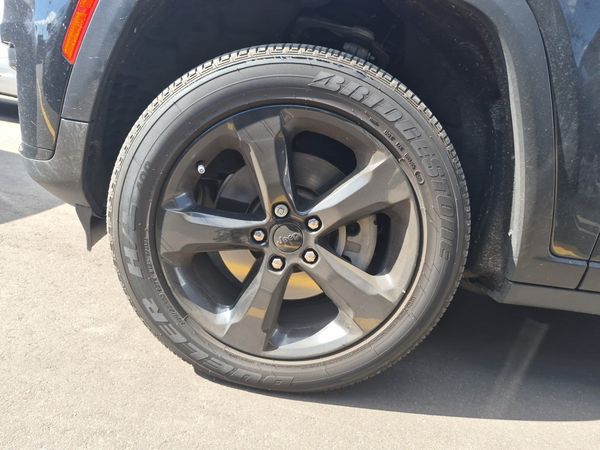 2022 Jeep Grand Cherokee L 4x4 Altitude Laredo