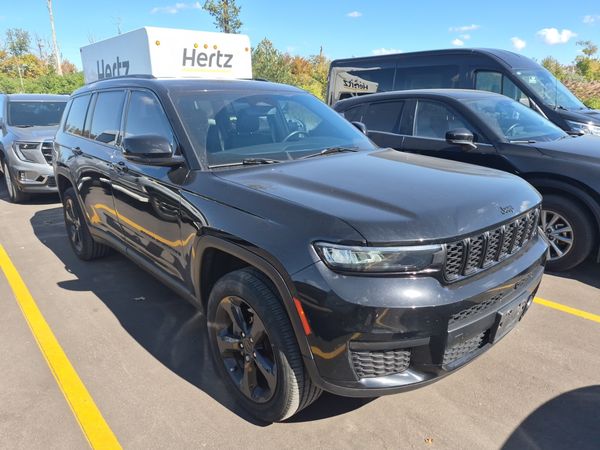 2022 Jeep Grand Cherokee L 4x4 Altitude Laredo