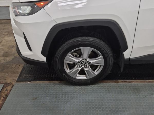 2025 Toyota RAV4 Awd Hybrid Le XLE Premium