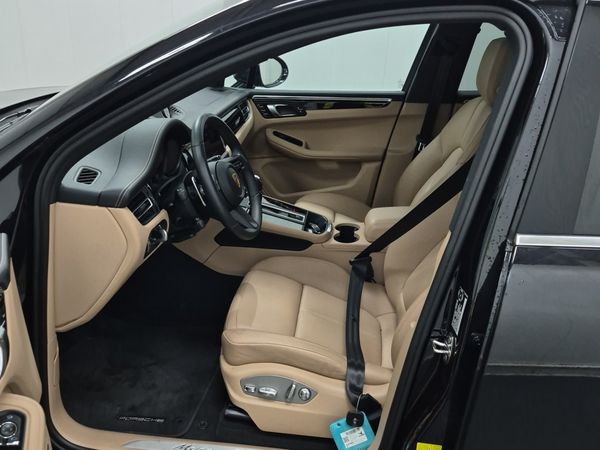 2025 Porsche Macan Awd S