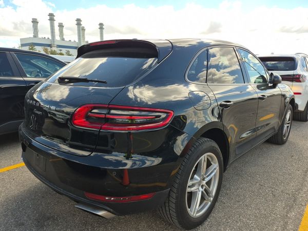 2017 Porsche Macan AWD 4DR