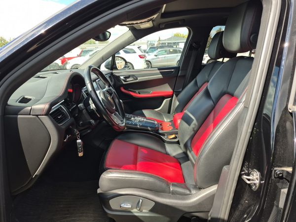 2017 Porsche Macan AWD 4DR