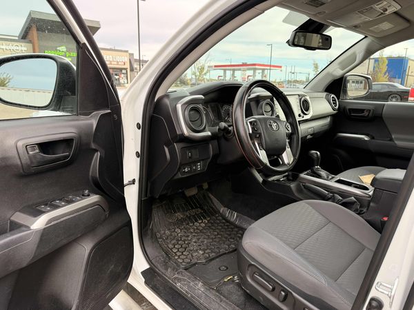 2023 Toyota Tacoma 4x4 Double Cab Auto SR5