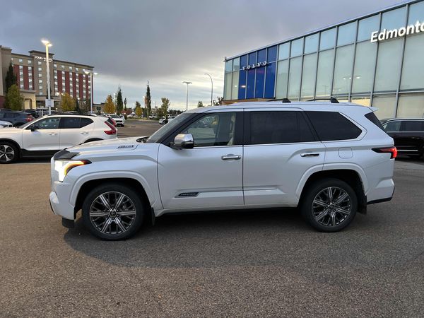 2025 Toyota Sequoia 4WD