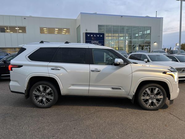 2025 Toyota Sequoia 4WD