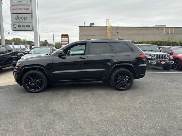 2019 Jeep Grand Cherokee Altitude Laredo