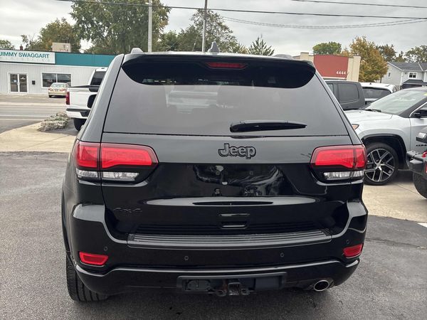 2019 Jeep Grand Cherokee Altitude Laredo