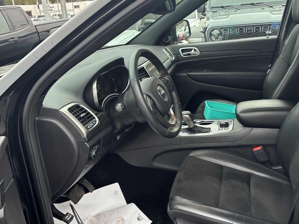 2019 Jeep Grand Cherokee Altitude Laredo