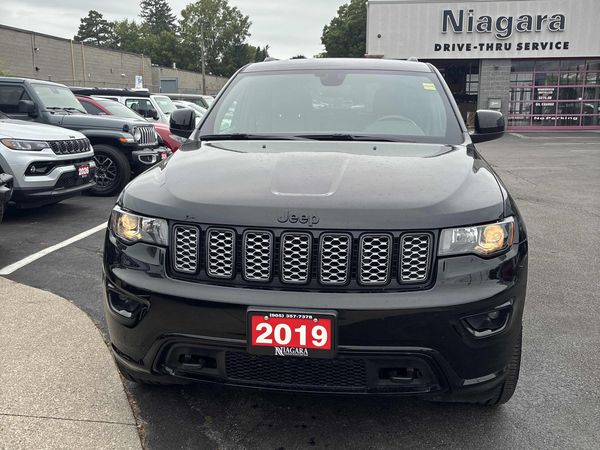 2019 Jeep Grand Cherokee Altitude Laredo