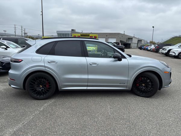 2023 Porsche Cayenne GTS