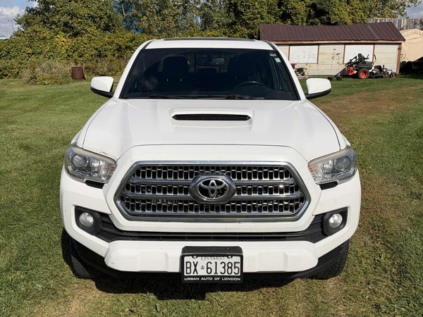 2017 Toyota Tacoma 4WD Double Cab V6