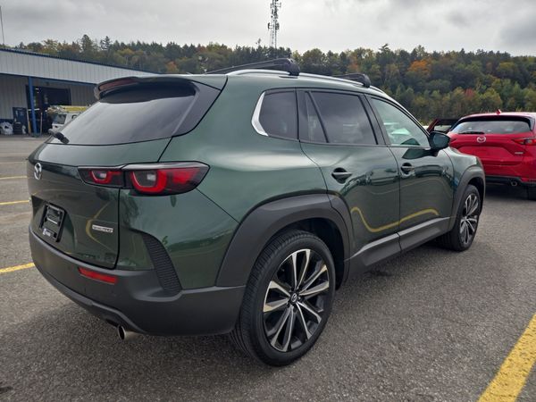 2025 Mazda CX-50 GT Premium