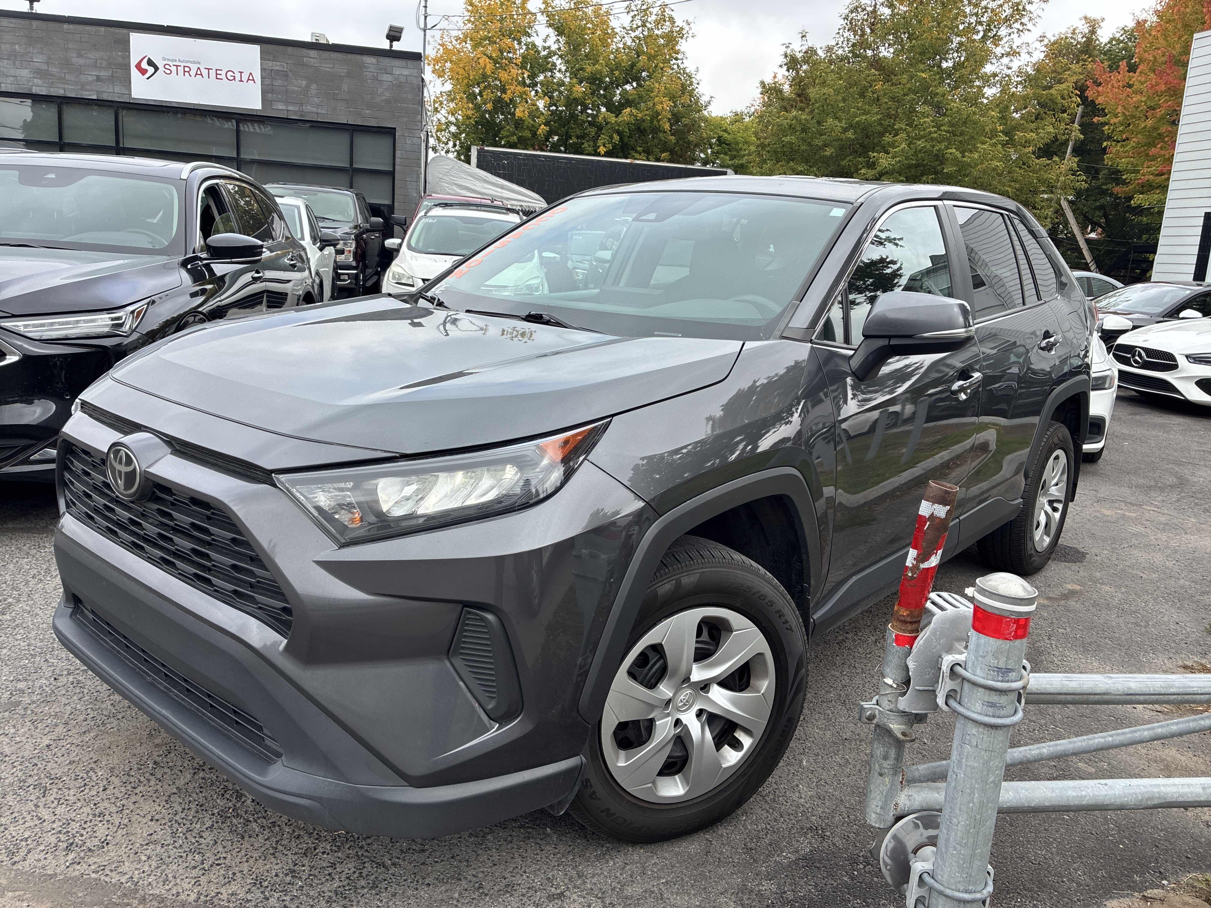 2022 Toyota RAV4 LE