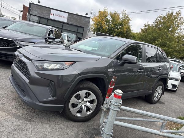 2022 Toyota RAV4 LE