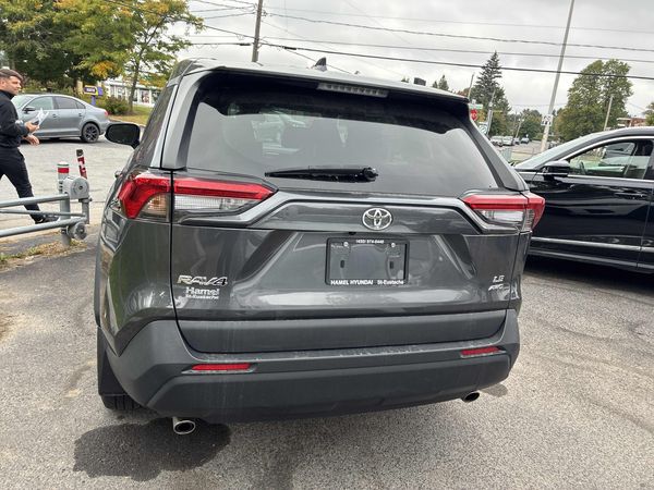 2022 Toyota RAV4 LE