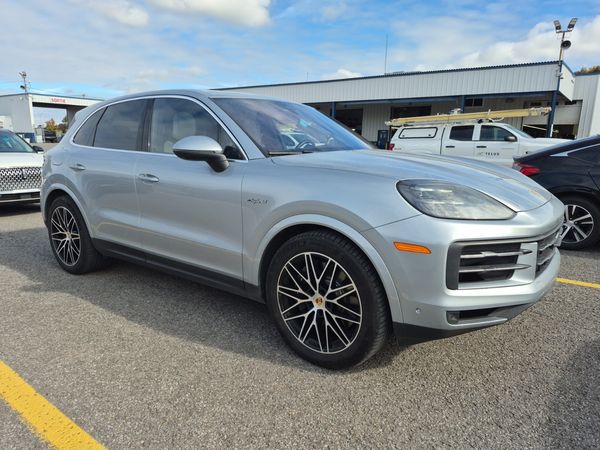 2024 Porsche Cayenne E-HYBRID