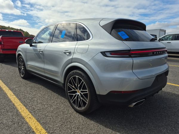 2024 Porsche Cayenne E-HYBRID