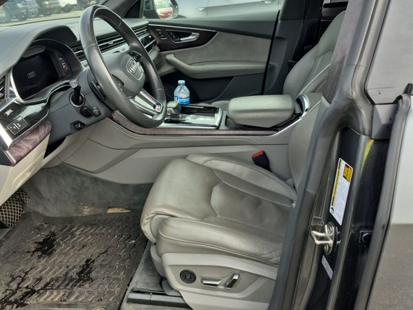 2019 Audi Q8 TECHNIK S Line quattro Prestige