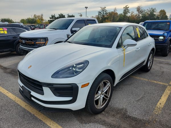 2023 Porsche Macan AWD