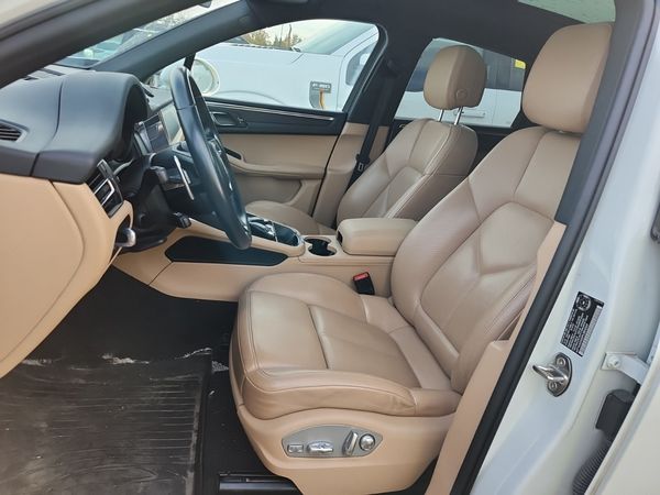 2023 Porsche Macan AWD Macan / Macan T