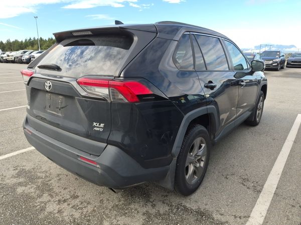 2022 Toyota Rav4 XLE AWD