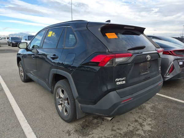 2022 Toyota Rav4 XLE AWD
