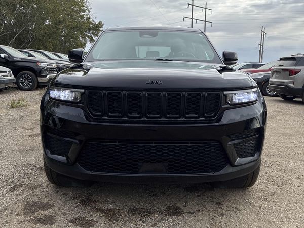 2023 Jeep Grand Cherokee ALTITUDE Laredo, Altitude