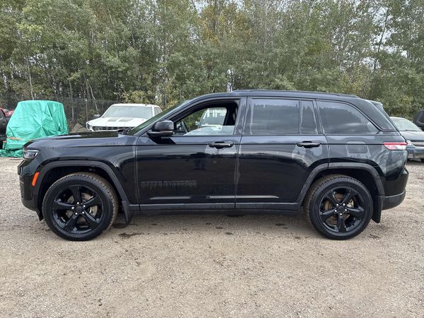 2023 Jeep Grand Cherokee ALTITUDE Laredo, Altitude