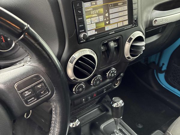 2017 Jeep Wrangler SAHARA